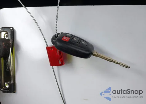 2018 Toyota Corolla Le from USA, damaged, VIN 5YFBURHE3JP821425